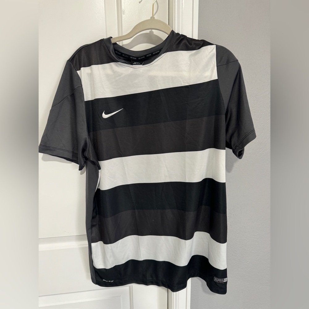 ⭐️SOLD⭐️ Men’s Black, White, and Gray Nike Team Dri-Fit Soccer Jersey - Picture 1 of 6
